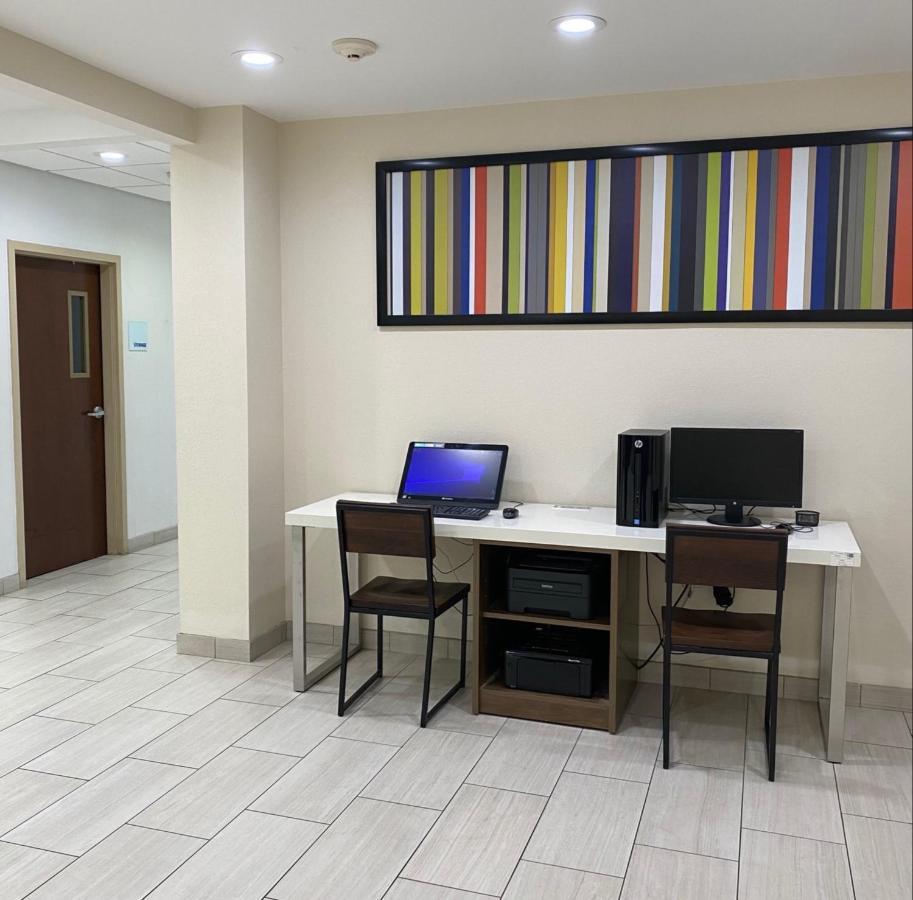 Holiday Inn Express Hotel & Suites Hope Mills-Fayetteville Airport By Ihg Buitenkant foto
