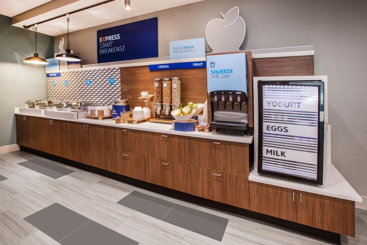 Holiday Inn Express Hotel & Suites Hope Mills-Fayetteville Airport By Ihg Buitenkant foto