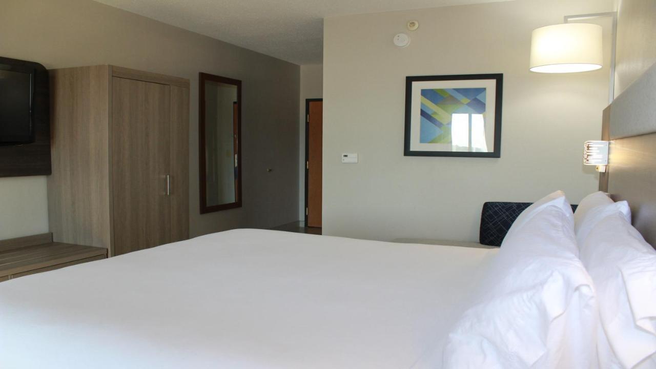 Holiday Inn Express Hotel & Suites Hope Mills-Fayetteville Airport By Ihg Buitenkant foto