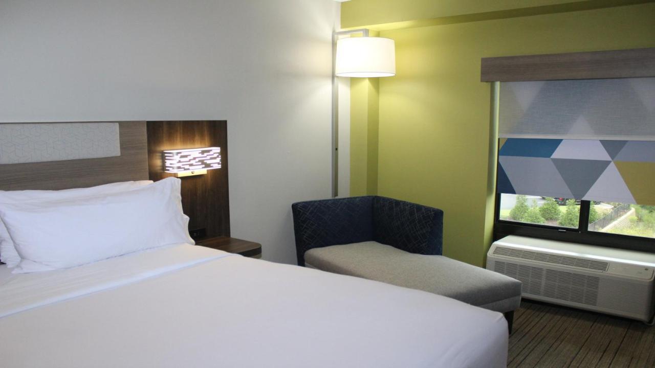 Holiday Inn Express Hotel & Suites Hope Mills-Fayetteville Airport, An Ihg Hotel Buitenkant foto