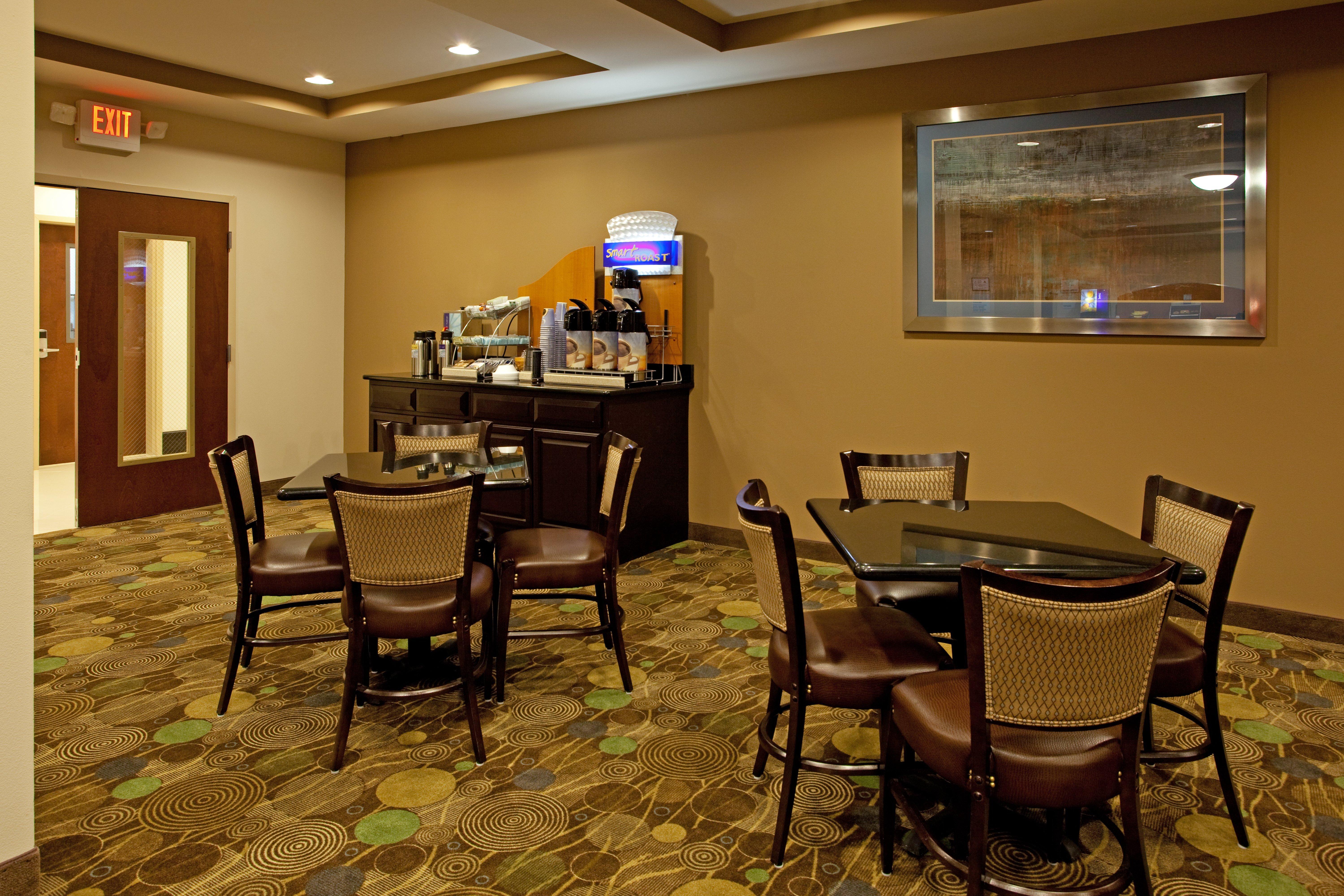 Holiday Inn Express Hotel & Suites Hope Mills-Fayetteville Airport By Ihg Buitenkant foto